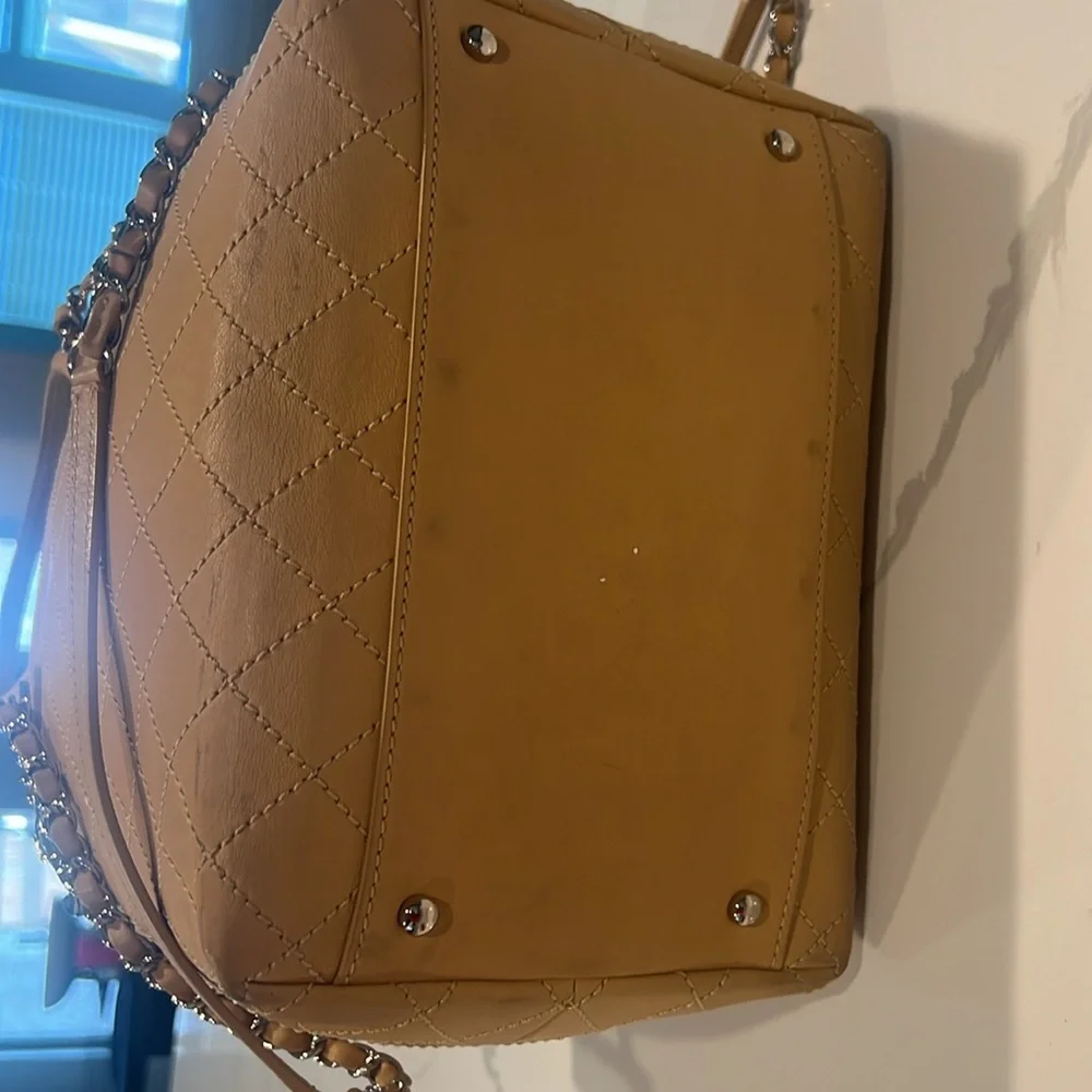 CHANEL Matelasse Chain Tote Bag Leather Beige Silver - Picture 7 of 16